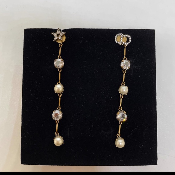 Dior Pearl and Diamond Earring - Picture 3 of 5